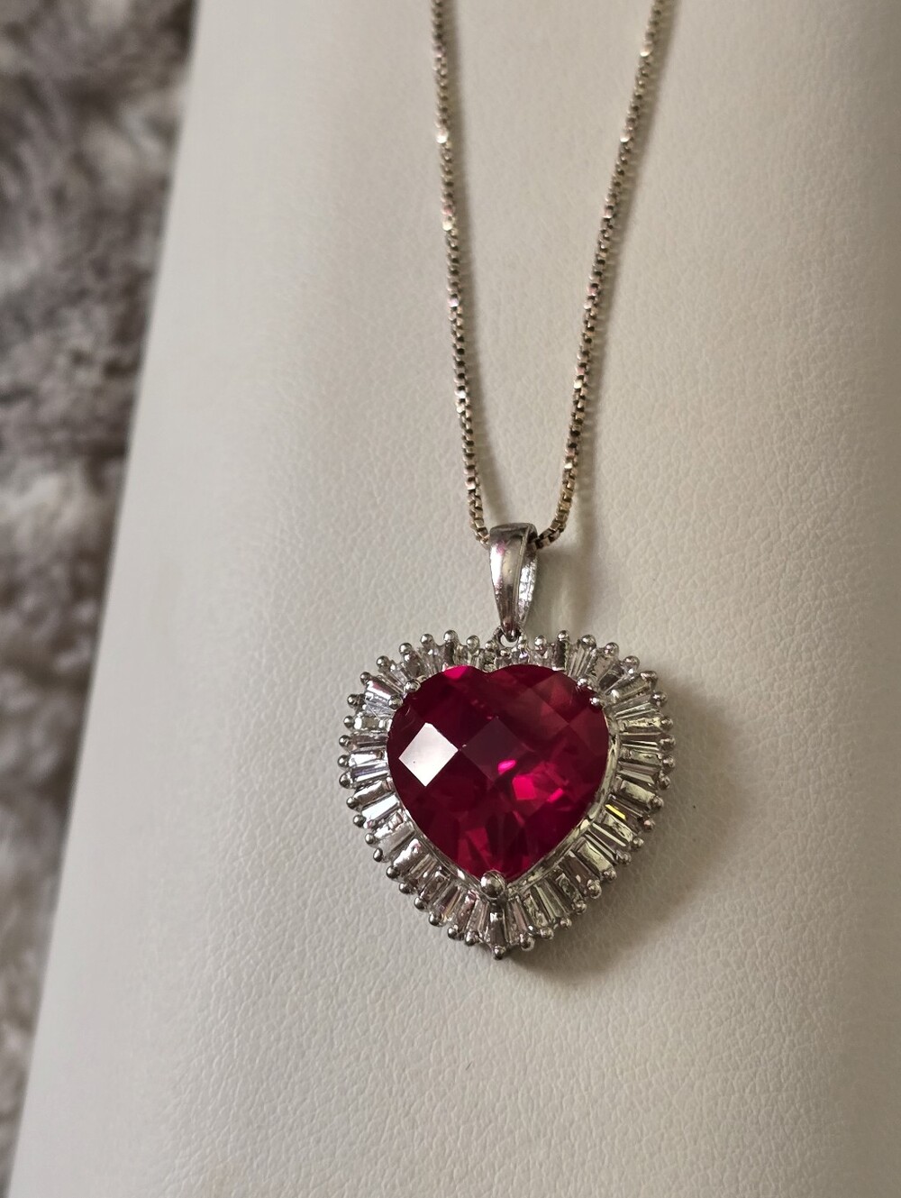 Kay Jewelers Sterling silver Pink heart cz baguette pendant necklace